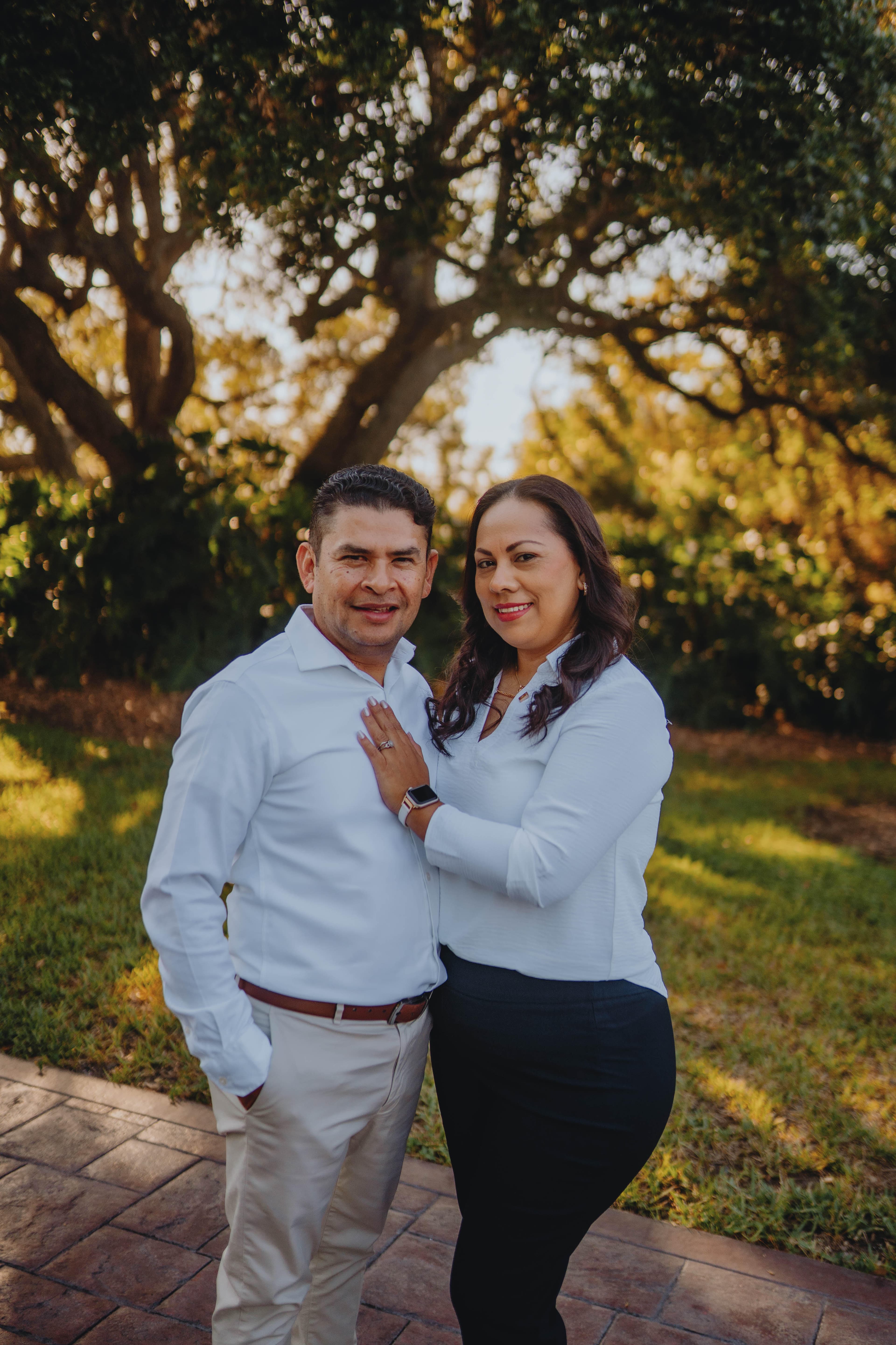 Pastores Eliecer y Aracely Romero